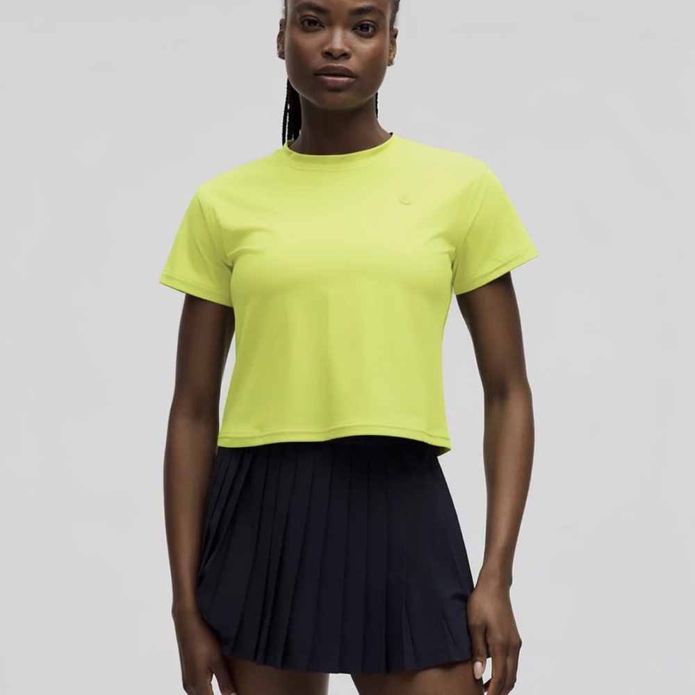 Lululemon Sour Grape Lightweight Tennis Tee Shirt Size 6